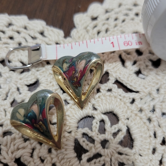 Vintage gold toned & enamel heart earrings - Picture 2 of 3